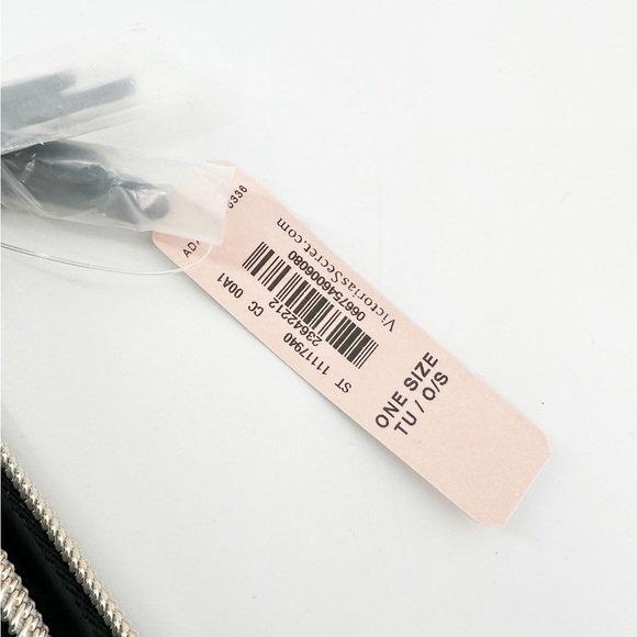 NWT  Victoria's Secret Bling Sequin LOVE Clutch Zip Pouch Wristlet Set - Picture 4 of 8